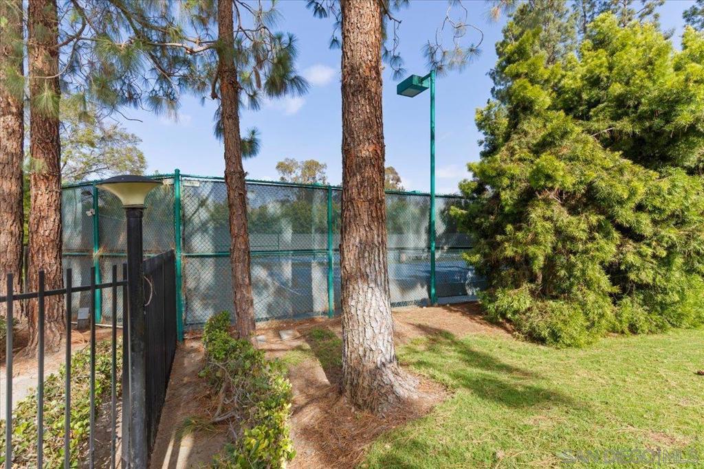 10424 Ridgewater Ln Property Photo 27