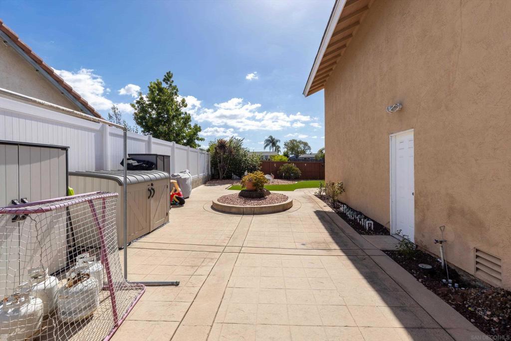 12645 Calma Ct Property Photo 24