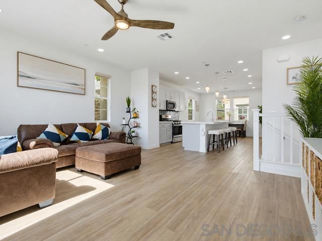 1222 Sunrise Vw 105 Property Photo 3