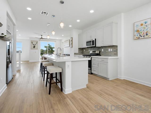 1222 Sunrise Vw 105 Property Photo 5
