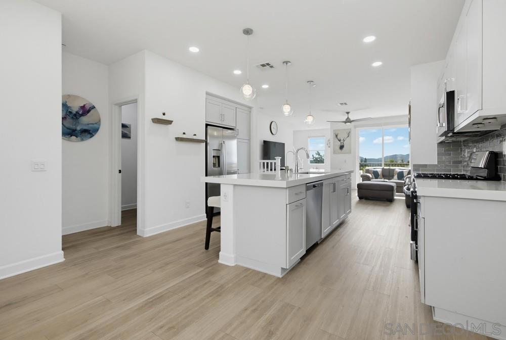 1222 Sunrise Vw 105 Property Photo 7