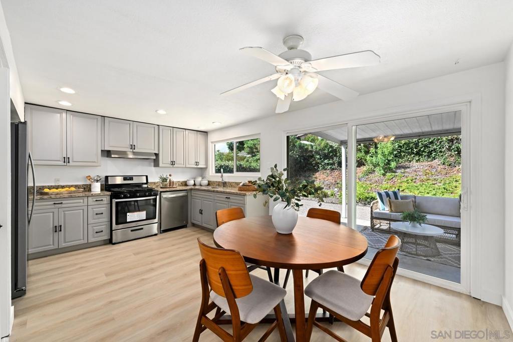 13530 Utopia Property Photo 6
