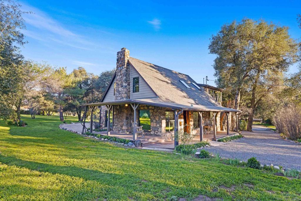 27546 Old Highway 80 Property Photo 4
