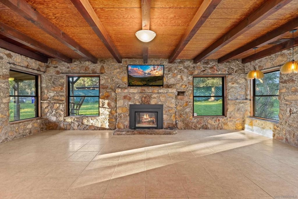 27546 Old Highway 80 Property Photo 9