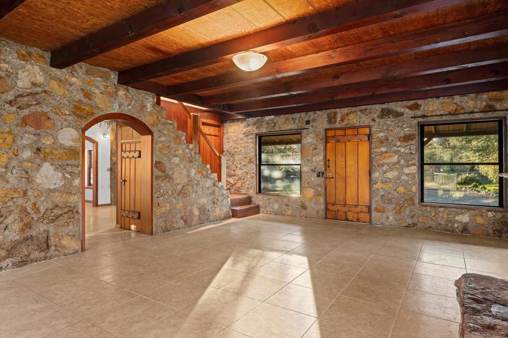 27546 Old Highway 80 Property Photo 10