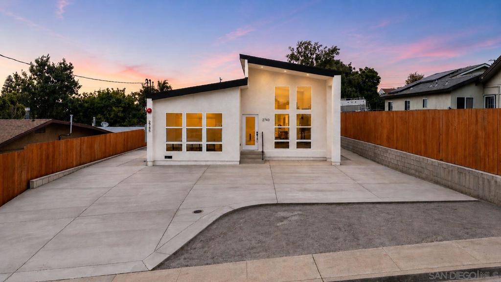 2743 45 Wilma St Property Photo 2