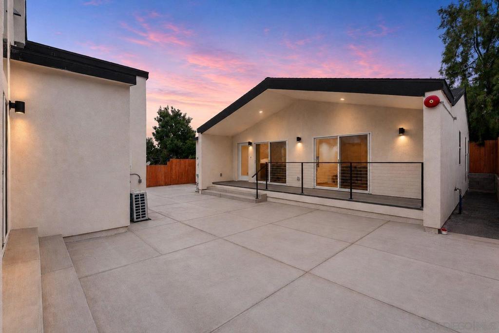 2743 45 Wilma St Property Photo 5