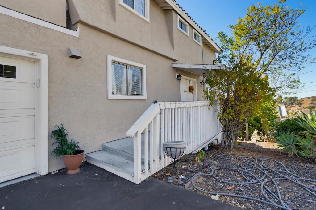 9811 Eucalyptus Street Property Photo 4
