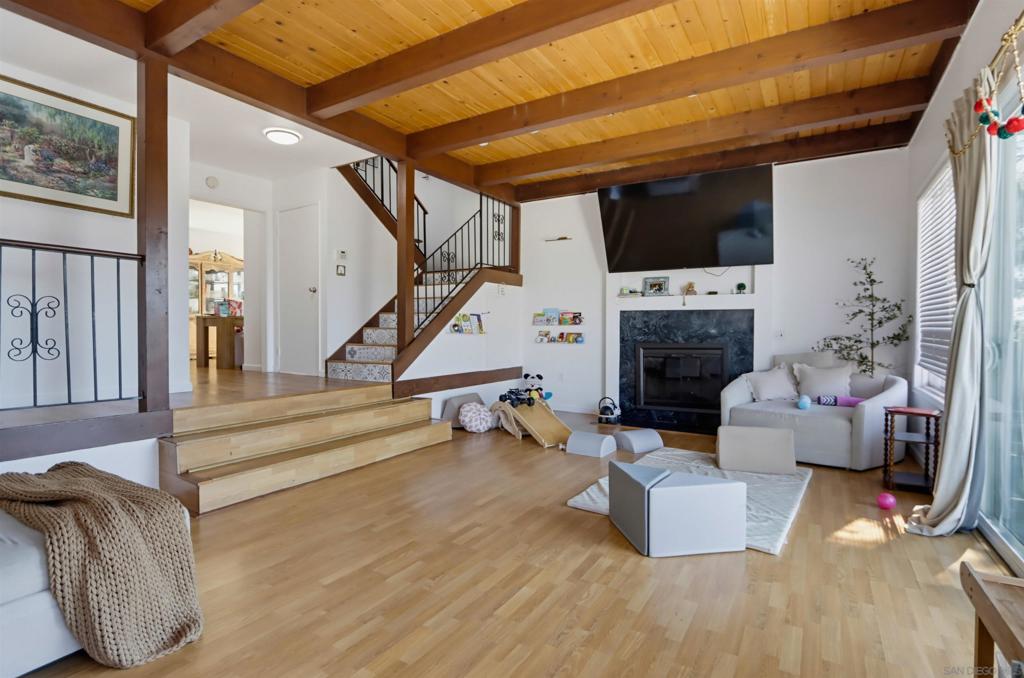 9811 Eucalyptus Street Property Photo 8