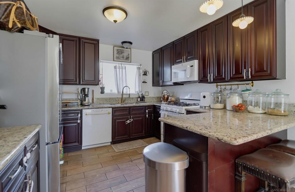 9811 Eucalyptus Street Property Photo 14