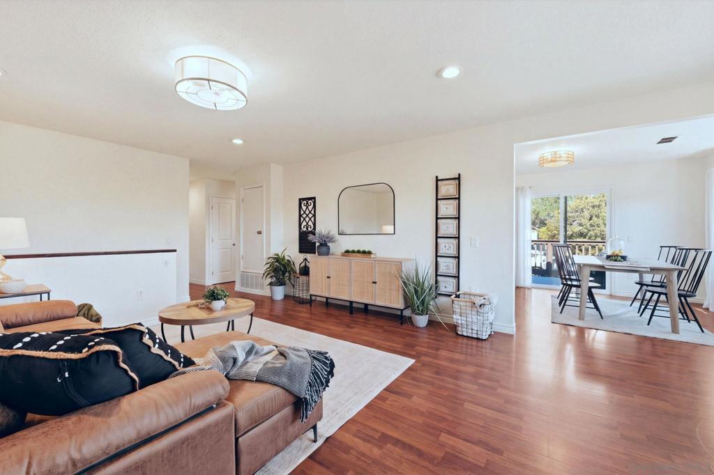 644 A Lado De Loma Property Photo 3