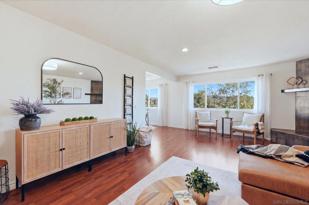 644 A Lado De Loma Property Photo 4
