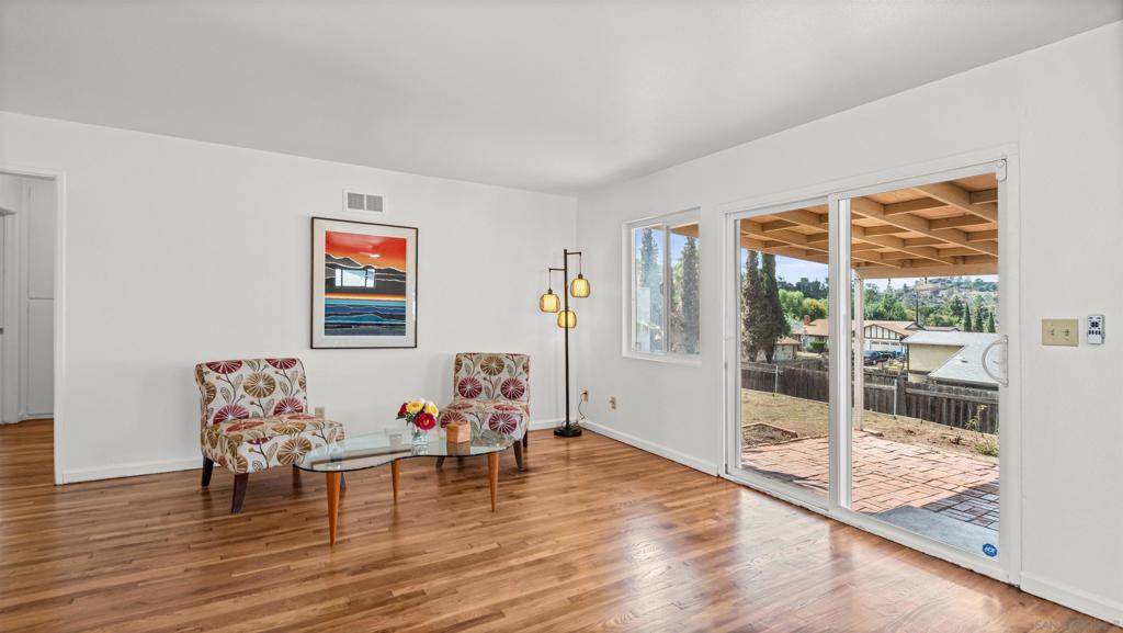 1030 Alveda Ave Property Photo 3