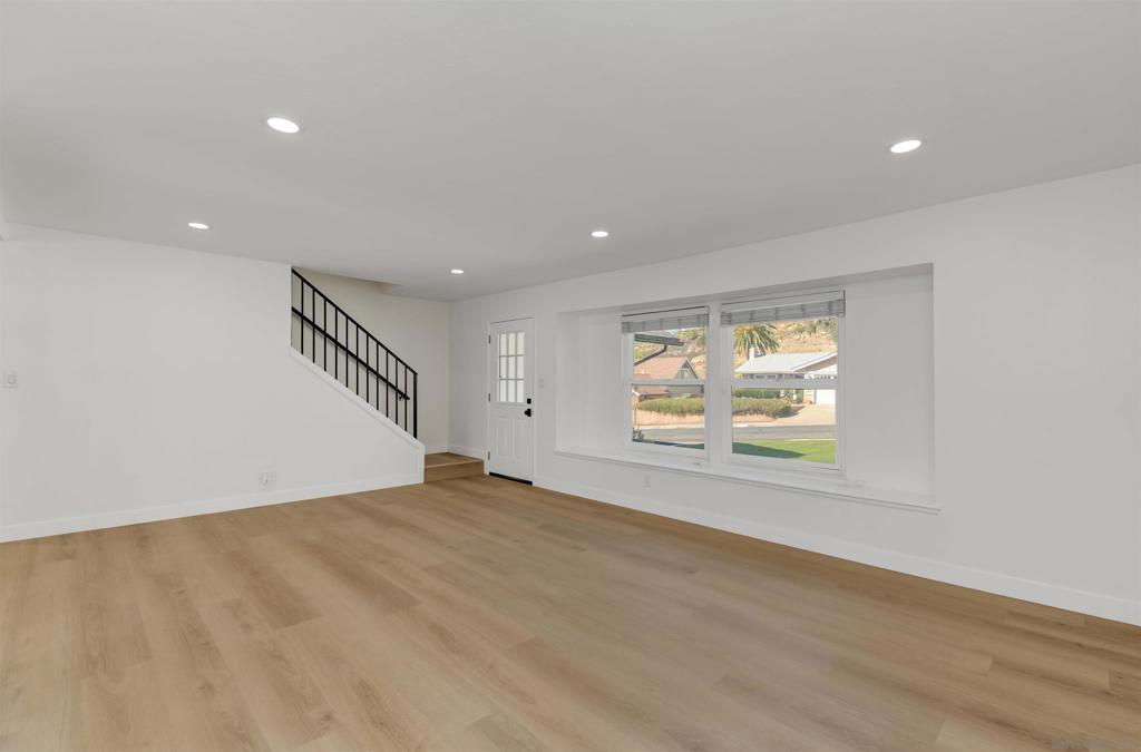 5657 Red River Dr. Property Photo 5