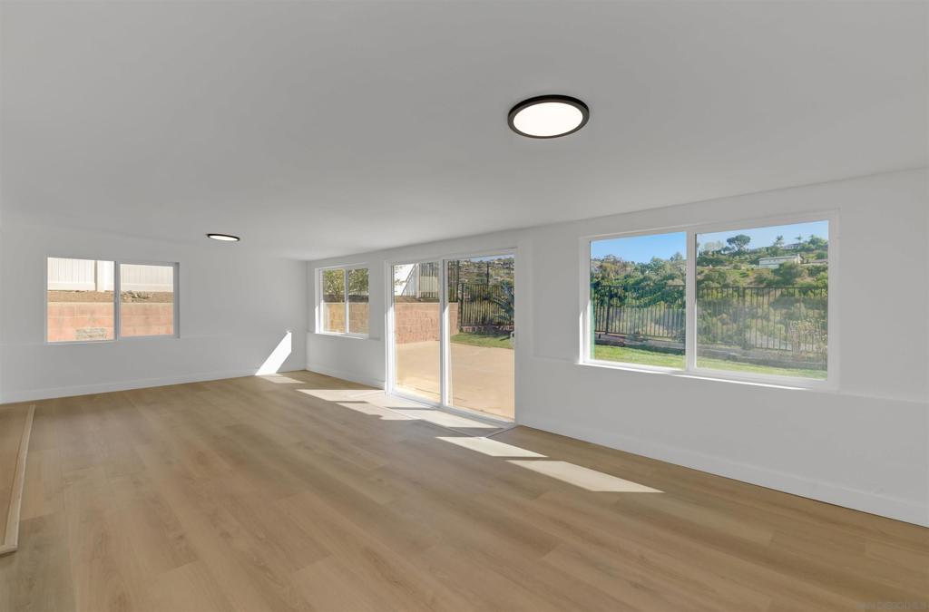5657 Red River Dr. Property Photo 16