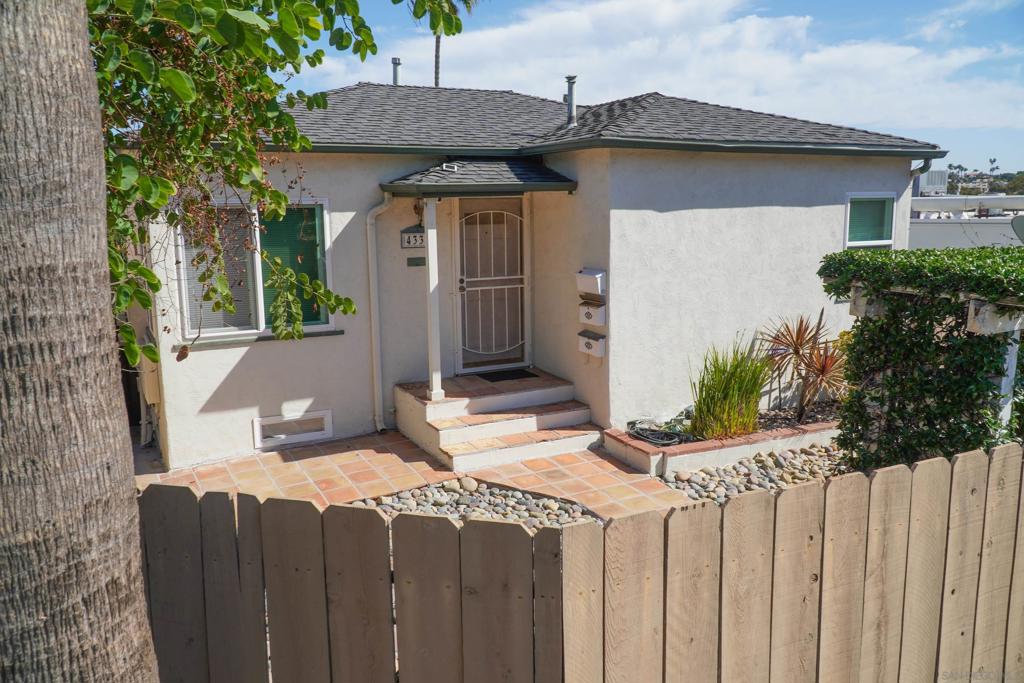 4334 Voltaire St Property Photo 2