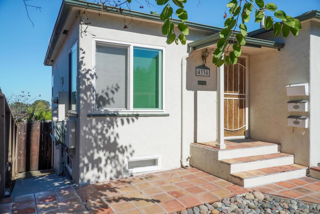 4334 Voltaire St Property Photo 3