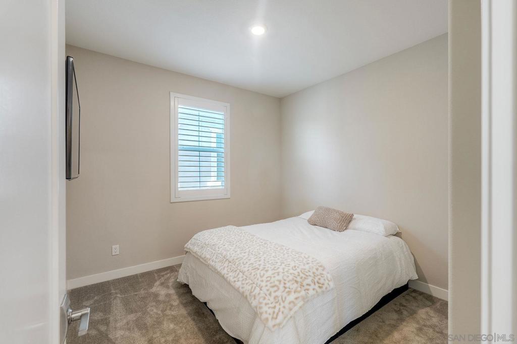 1817 Artemisia Ct Property Photo 22