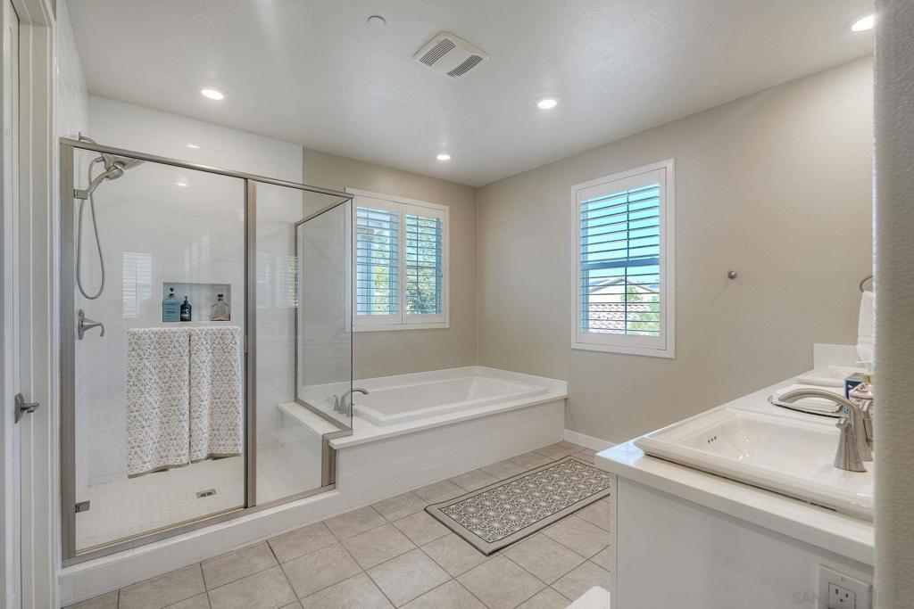 1817 Artemisia Ct Property Photo 27