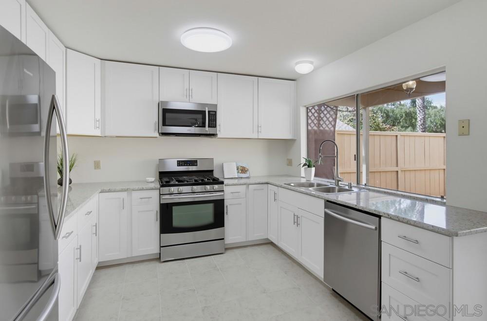 10597 Caminito Glenellen Property Photo 10