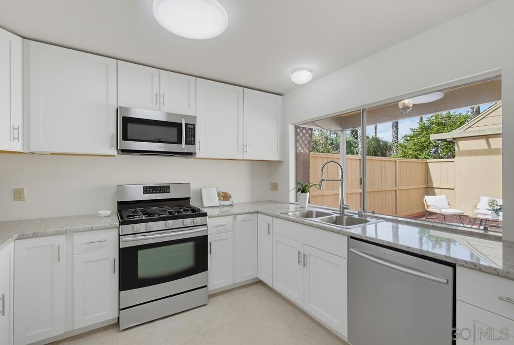 10597 Caminito Glenellen Property Photo 12