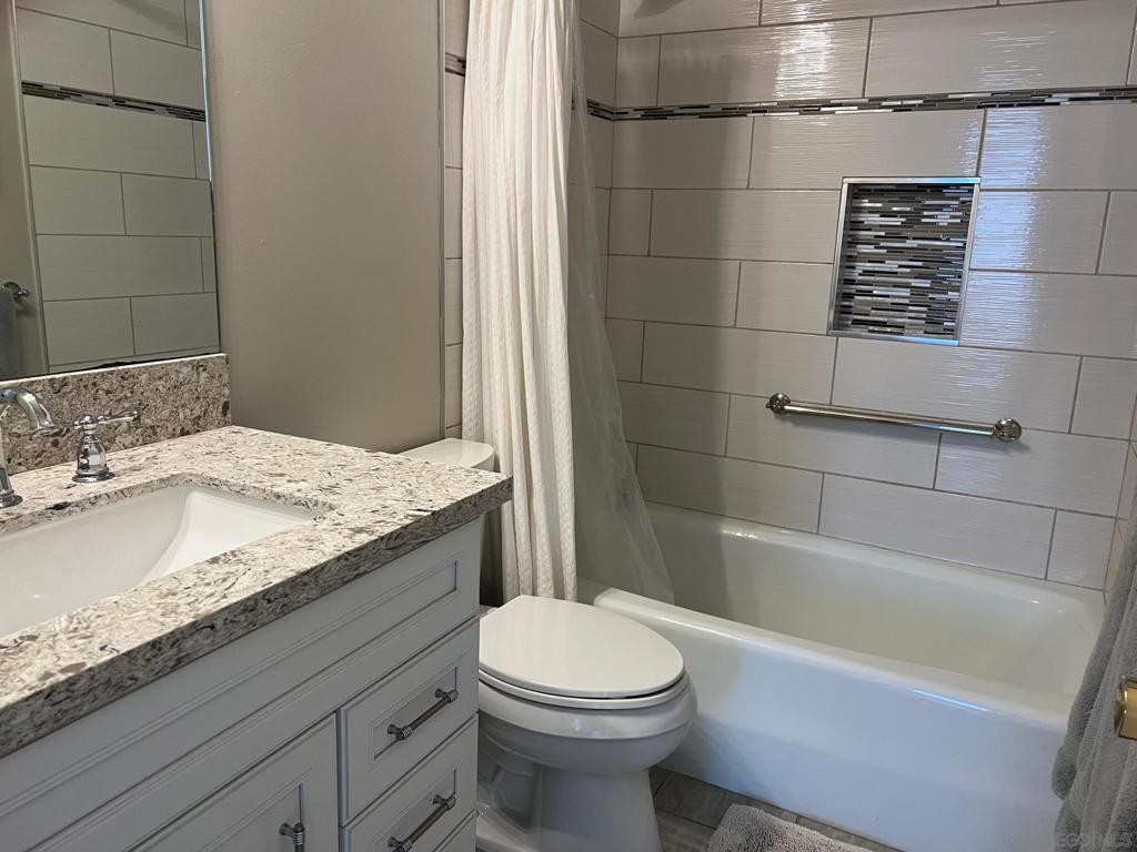 8263 Camino Del Oro 473 Property Photo 9