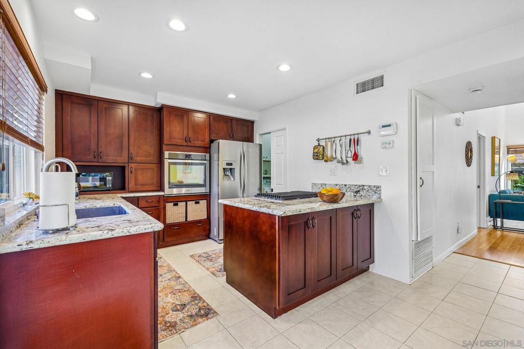 10664 Escobar Property Photo 8