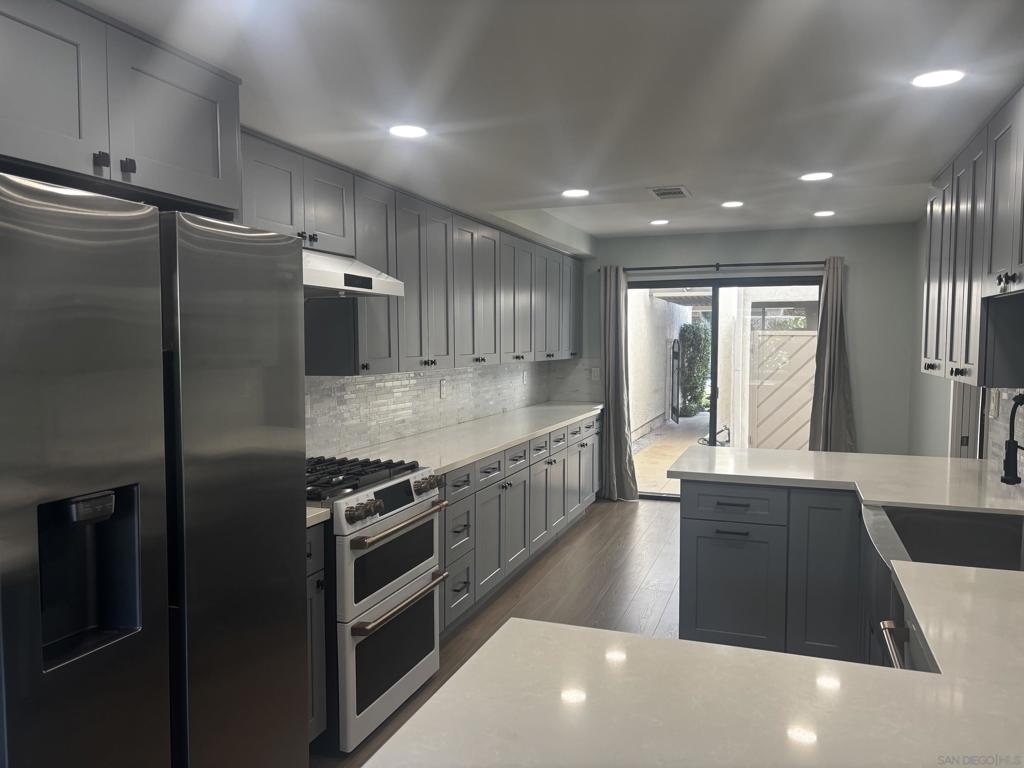 16057 Via De Las Palmas Property Photo 1