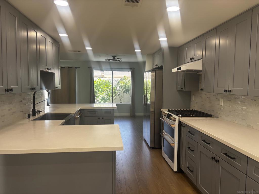 16057 Via De Las Palmas Property Photo 15