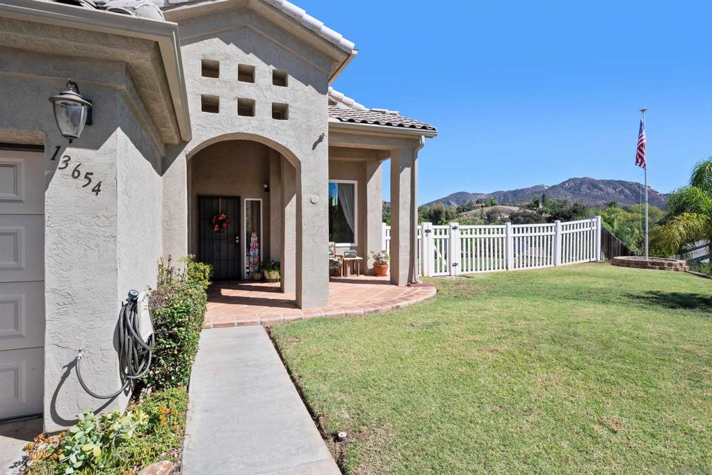 13654 Summer Glen Vista Property Photo 3