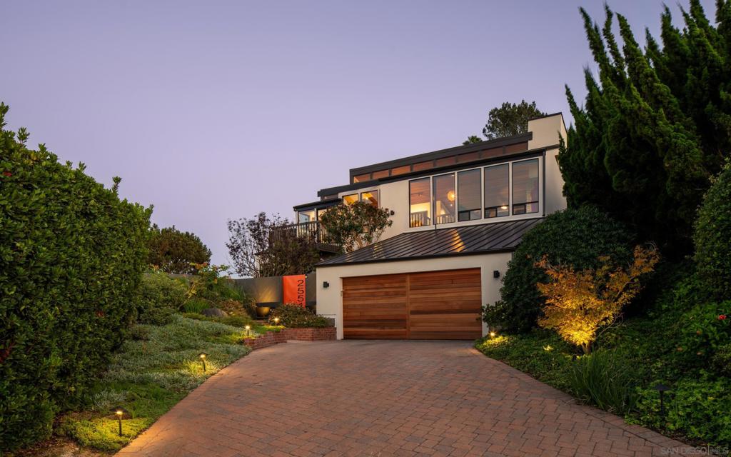 2551 Via Viesta Property Photo 1