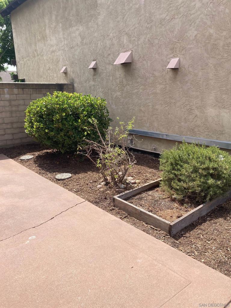 5071 Abuela Property Photo 4
