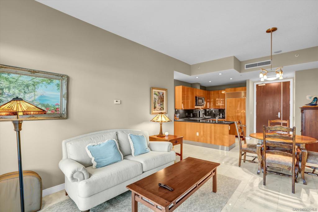 550 Front 806 Property Photo 10