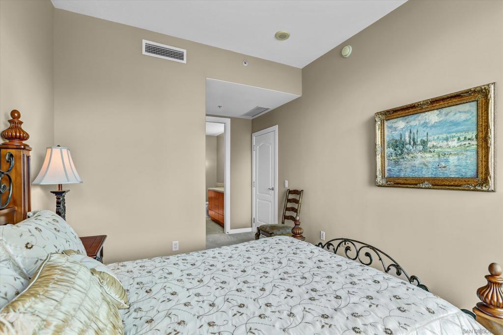 550 Front 806 Property Photo 16