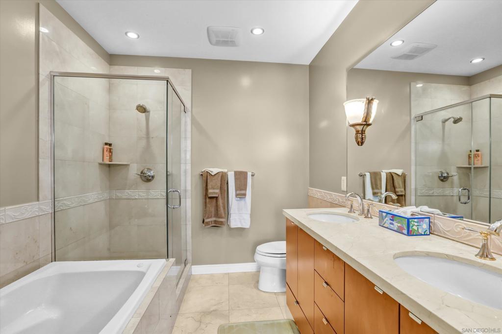 550 Front 806 Property Photo 17