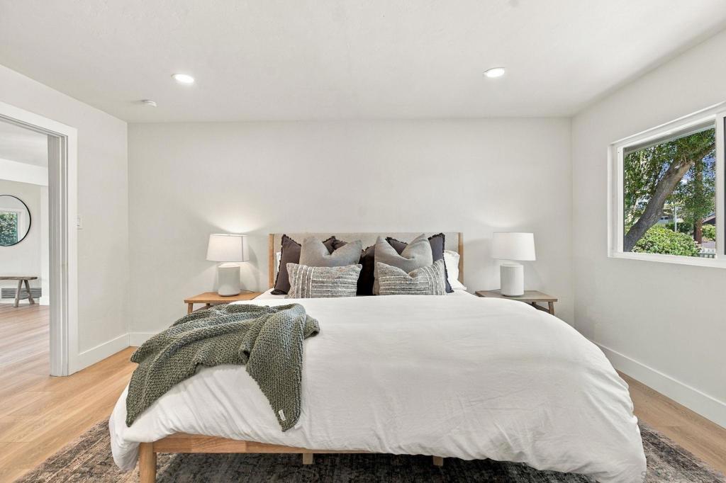 260025224SD Property Photo 19