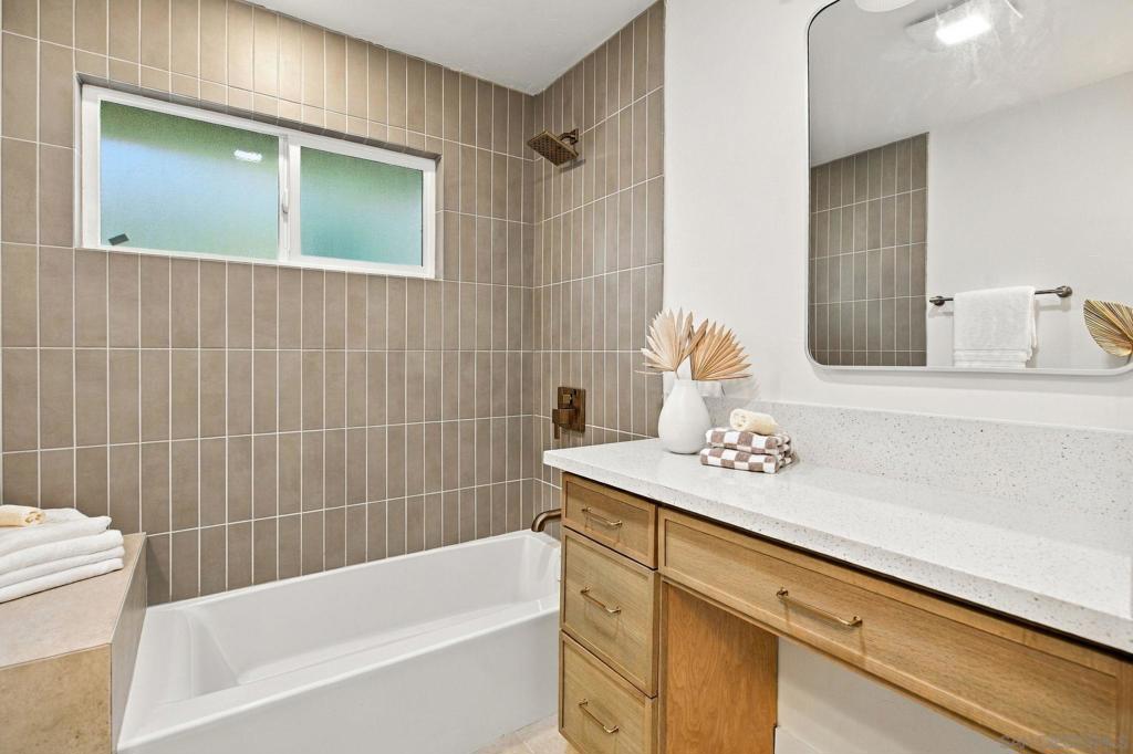 260025224SD Property Photo 28