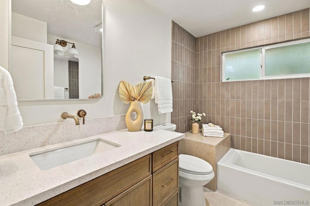 260025224SD Property Photo 31
