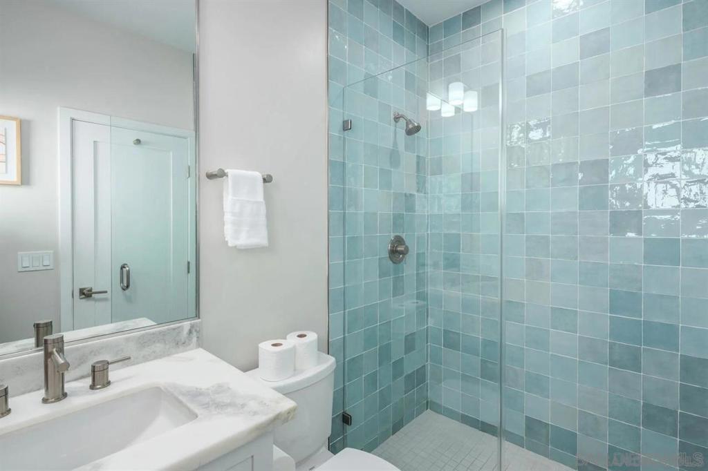 853 Sapphire Property Photo 17