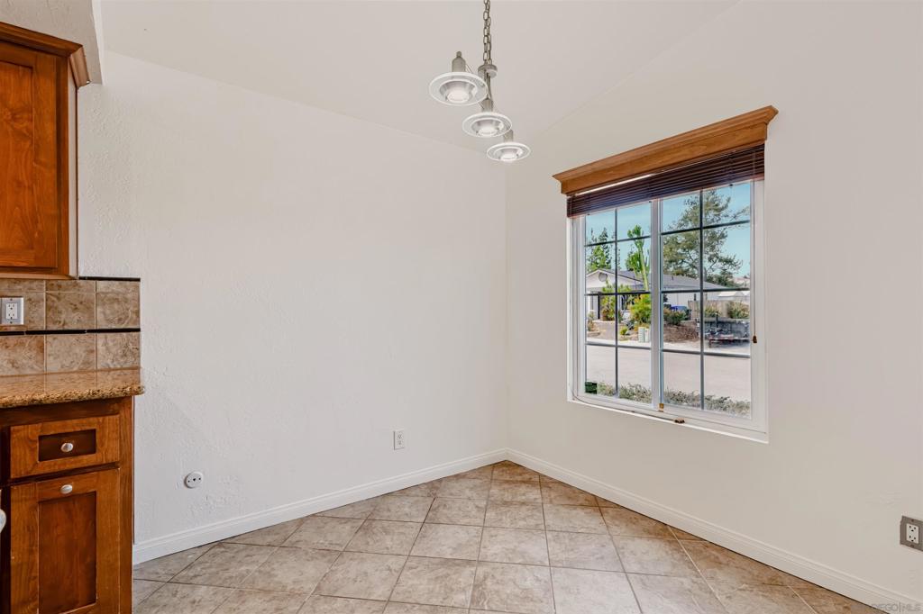 5127 Mandarin Drive Property Photo 4