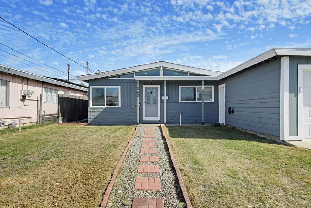 863 Ginna Property Photo 2
