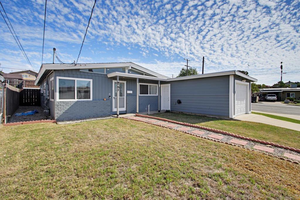 863 Ginna Property Photo 3