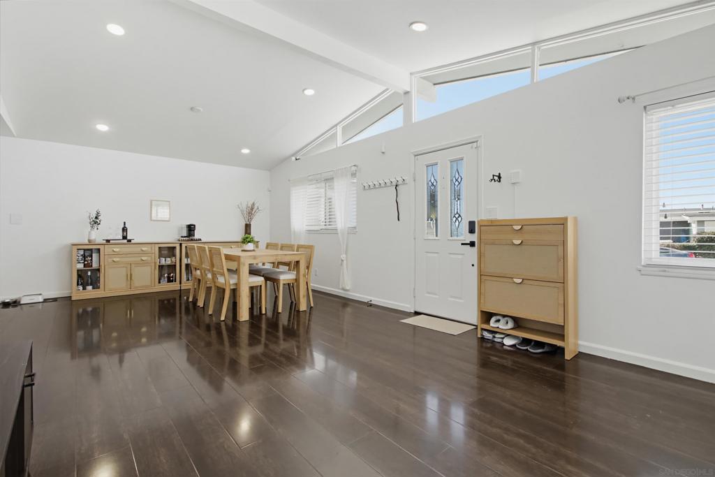 863 Ginna Property Photo 6