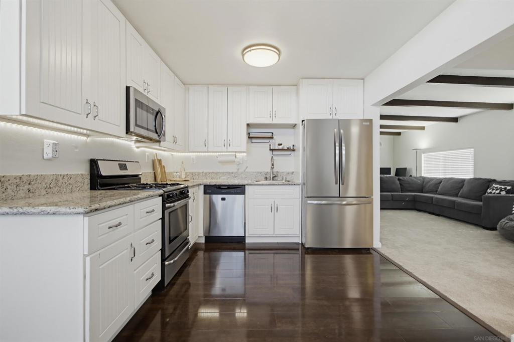 863 Ginna Property Photo 12