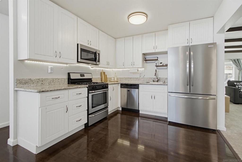 863 Ginna Property Photo 13
