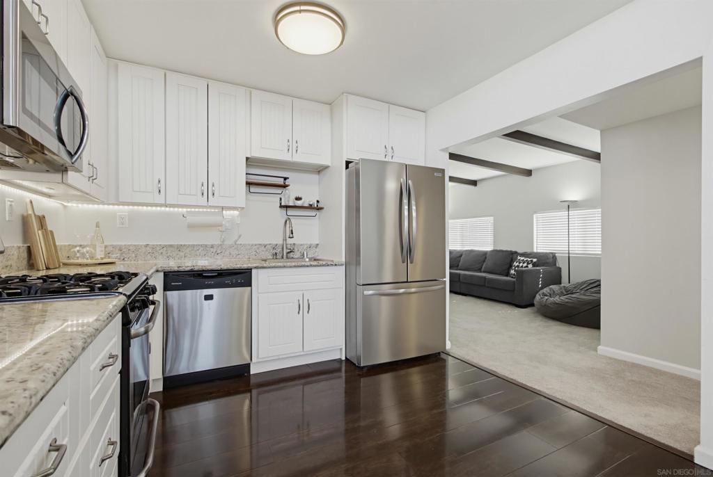 863 Ginna Property Photo 14