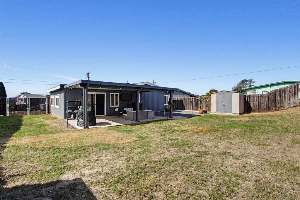 863 Ginna Property Photo 46