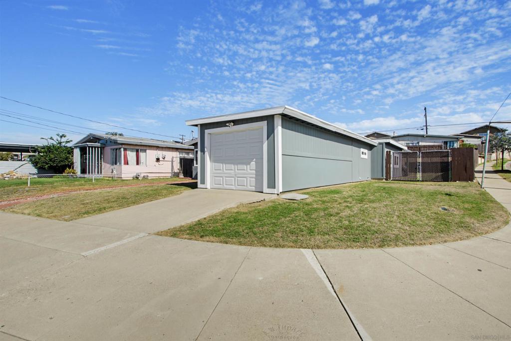 863 Ginna Property Photo 53