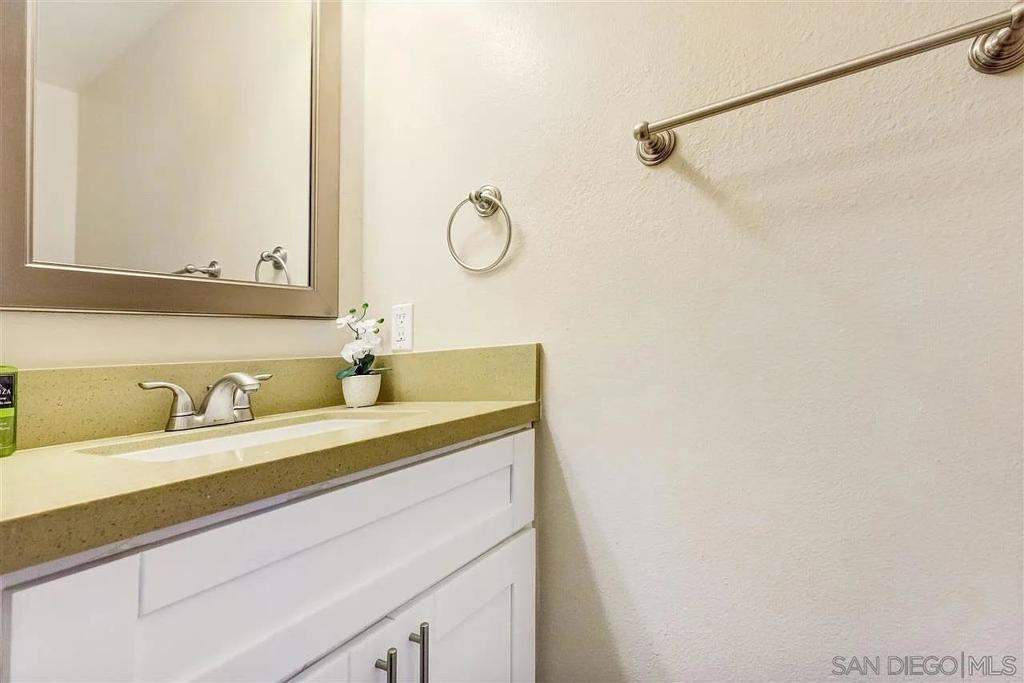 4331 53rd St 5 Property Photo 3