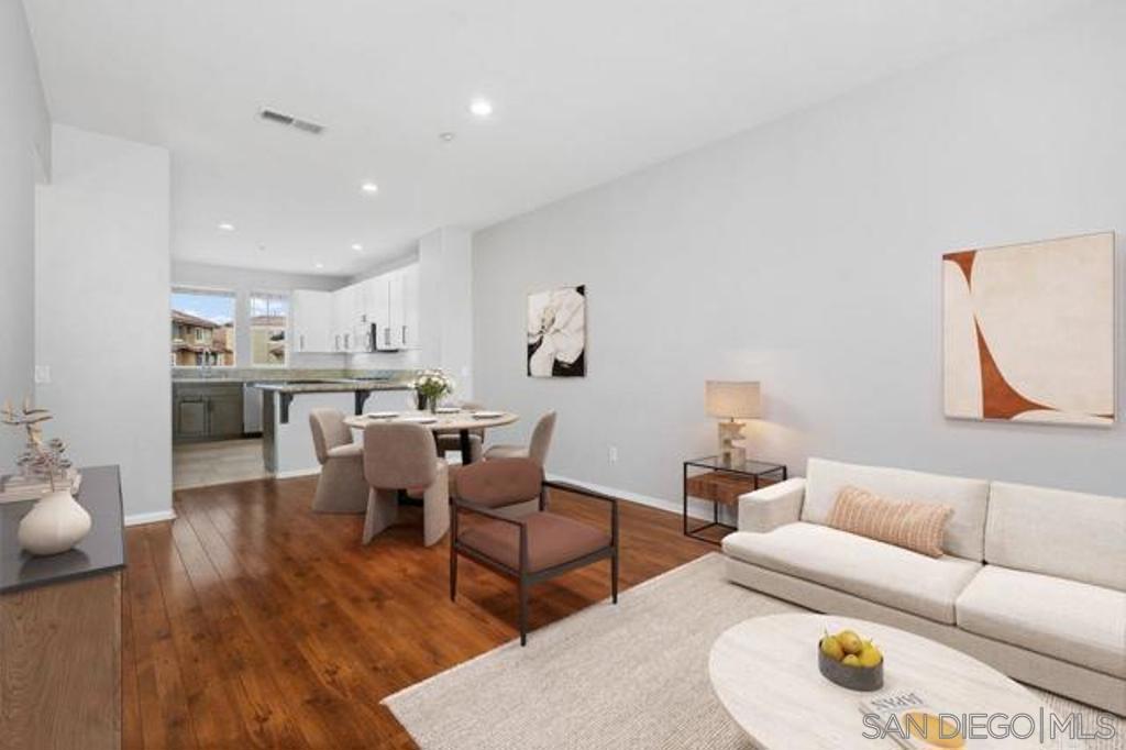 112 Via Sovana Property Photo 3